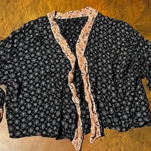 Forever 21‎ Black and White Kimono with Orange Accents